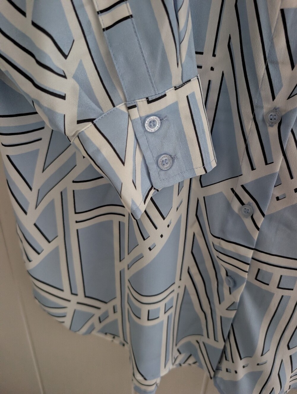 NWT Karl Lagerfeld Paris Light Blue and White Geometric Button-Down Shirt - Picture 6 of 10